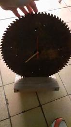 Une horloge industriel, Maison & Meubles, Enlèvement, Comme neuf, Réveil ou Horloge