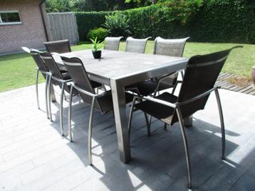 8 tuinstoelen beschikbaar voor biedingen