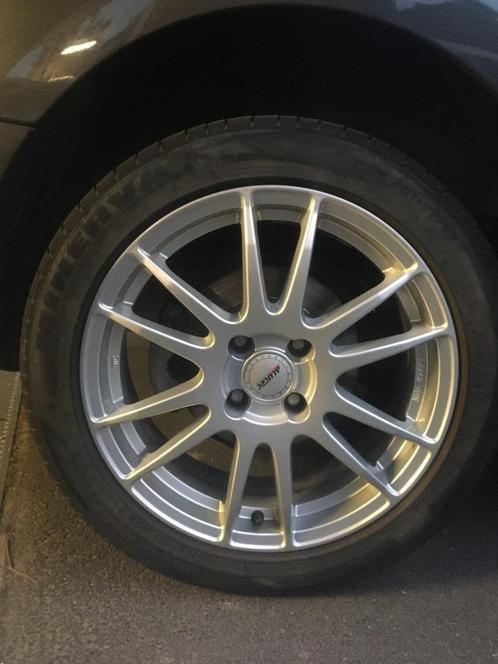 4 velgen Alu velgen alutec met bandenMX 205/50 r17, Autos : Pièces & Accessoires, Pneus & Jantes, Pneu(s), Pneus été, 17 pouces