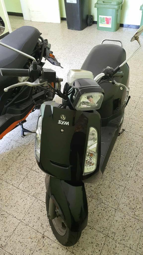 SYM TONIK, Fietsen en Brommers, Scooters | SYM, Zo goed als nieuw, Overige modellen, Klasse B (45 km/u), Benzine, Ophalen of Verzenden