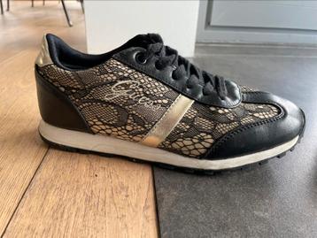 Guess sneakers maat 37 beschikbaar voor biedingen