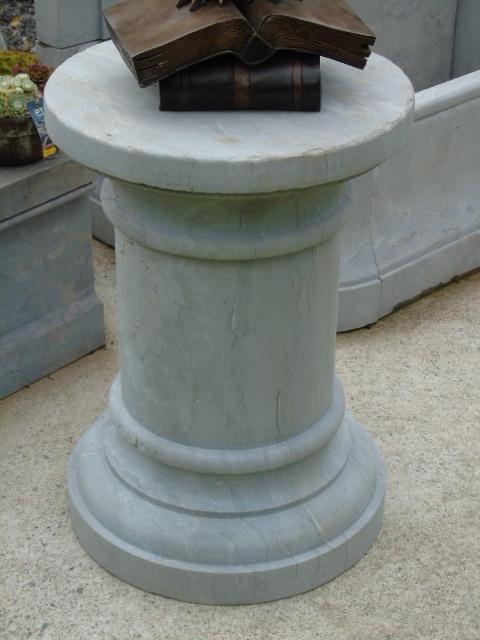 ronde basis in blauwe steen gesneden in de massa, Arduin, Tuin en Terras, Tuinbeelden, Nieuw, Overige typen, Steen, Ophalen