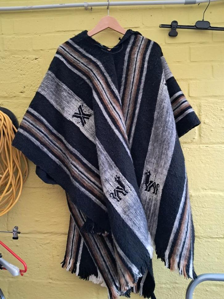 Poncho alpacawol uit Bolivië nieuw, Antiek en Kunst, Curiosa en Brocante, Ophalen