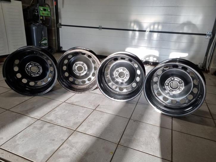 4x jantes tôle pour audi a3, Auto-onderdelen, Banden en Velgen, Velg(en), Winterbanden, 16 inch, 205 mm, Personenwagen, Gebruikt