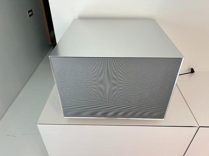 Loewe Individual Sound Highline Subwoofer Alu, Audio, Tv en Foto, Luidsprekerboxen, Gebruikt, Subwoofer, 120 watt of meer, Overige merken