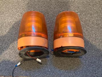 2 gyrophares HELLA 12v beschikbaar voor biedingen
