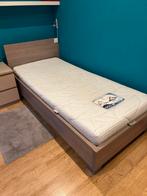 Enkel bed Duitse topkwaliteit met matras en nachtkast, Huis en Inrichting, Slaapkamer | Complete slaapkamers, Ophalen, Zo goed als nieuw