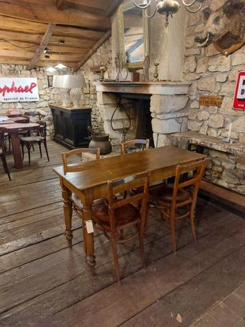 oude cafetafel  keukentafel  smalle oude tafel beschikbaar voor biedingen