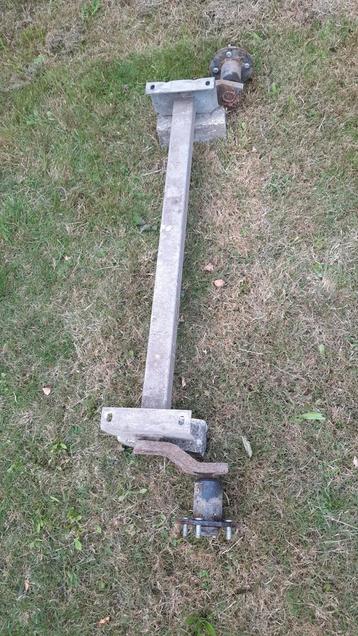 torsie as, spoorbreedte 140 cm, 750 kg, ongeremd beschikbaar voor biedingen