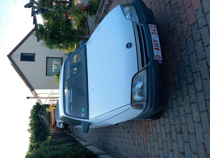 Opel Omega, Auto's, Opel, Particulier, Omega, Radio, Benzine, Berline, 4 deurs, Wit, Zwart, Stof, Achterwielaandrijving, Ophalen