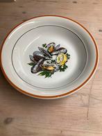 Assiettes à moules et assiettes de service., Antiquités & Art, Enlèvement