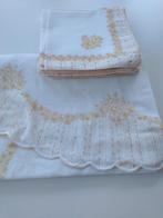 Nappe ovale avec 12 serviettes, Enlèvement