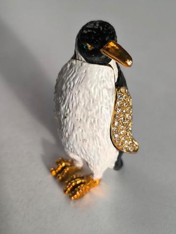 Pinguin juwelendoosje beschikbaar voor biedingen