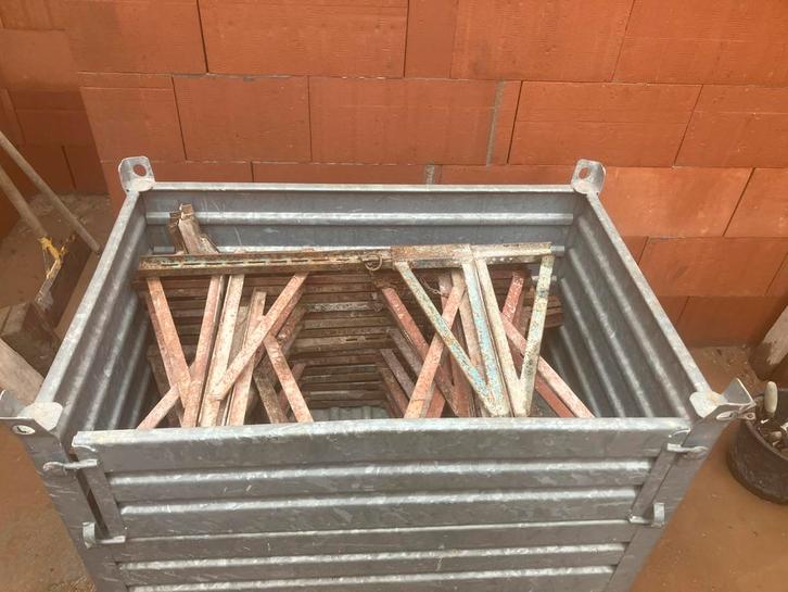 40 pinces à barres dans une boîte empilable, Bricolage & Construction, Quincaillerie & Fixations, Utilisé, Autres types, 250 mm ou plus