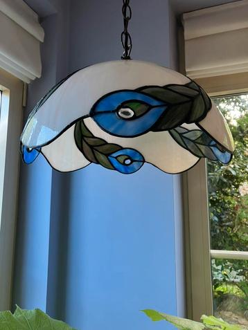 Vintage hanglamp in Tiffany stijl glas in lood beschikbaar voor biedingen