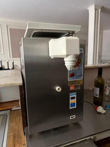 slagroommachine carpigiani beschikbaar voor biedingen