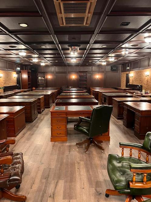 Klassieke Bureaus, stoelen en kasten (showroom), Huis en Inrichting, Bureaus, Zo goed als nieuw, Bureau, Ophalen of Verzenden