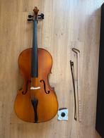 Cello 4/4, Muziek en Instrumenten, Strijkinstrumenten | Cello's, Ophalen, Zo goed als nieuw, 4/4-cello, Met koffer