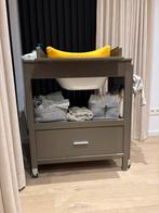 Verzorgingstafel met badje, merk = Quax, Ophalen, Gebruikt