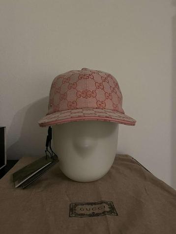 Étui Dubia Gucci Rose, Neuf, Enlèvement ou Envoi, 57 cm (M, 7⅛ pouces) ou moins, Casquette