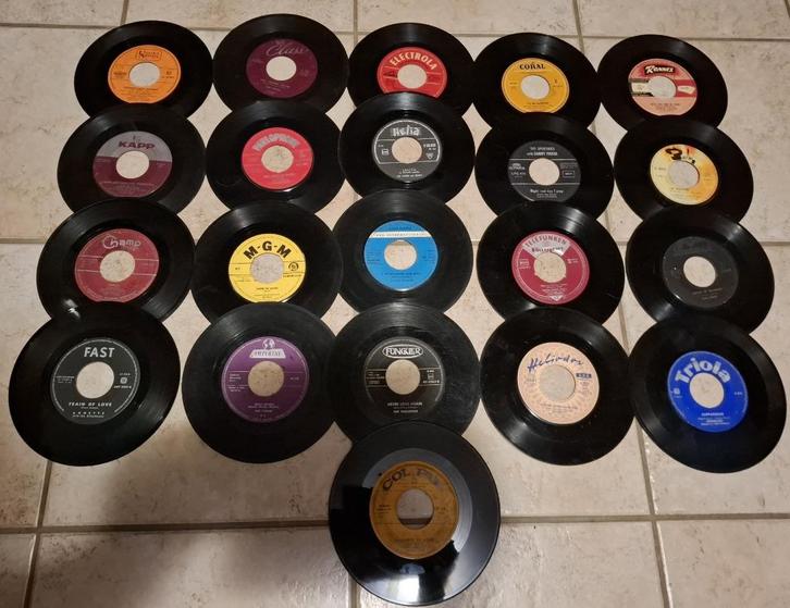 lot van 15 singles diverse labels, Cd's en Dvd's, Vinyl Singles, Gebruikt, Single, Pop, 7 inch, Ophalen of Verzenden
