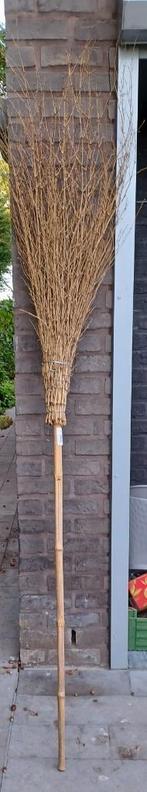 HALLOWEEN:   Heksenbezem 180cm lang, Ophalen, Zo goed als nieuw, Feestartikel