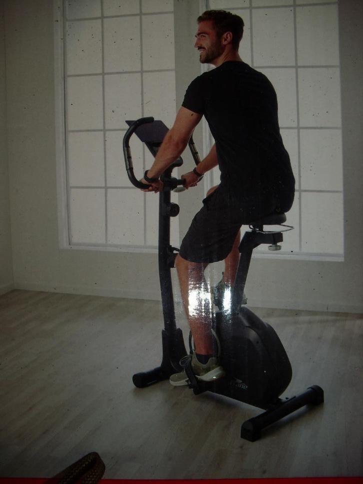 hometrainer, Sport en Fitness, Fitnessapparatuur, Zo goed als nieuw, Hometrainer, Metaal, Ophalen