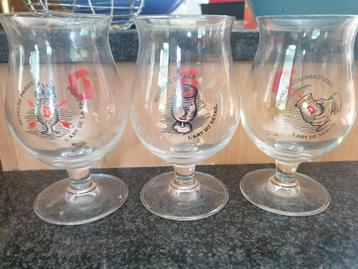 3 verres Duvel : L'art de la passion, de servir et du détail beschikbaar voor biedingen
