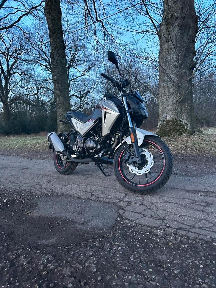 Sym 125 cc commuté, Motos, Motos Autre, jusqu'à 11 kW, 1 cylindre, Enlèvement