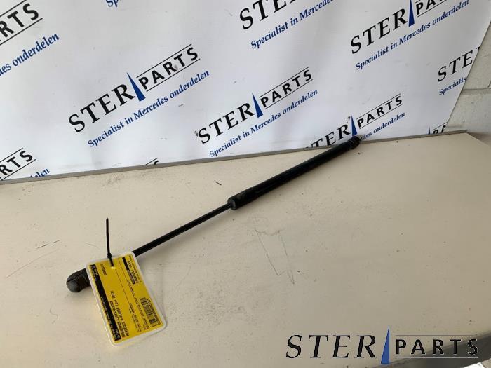 Amortisseur à gaz arrière gauche d'un Mercedes B-Klasse, Autos : Pièces & Accessoires, Carrosserie & Tôlerie, Mercedes-Benz, Utilisé
