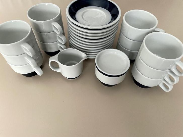 Tassen met ondertassen, Huis en Inrichting, Keuken | Servies, Zo goed als nieuw, Kop(pen) en/of Schotel(s), Overige stijlen, Ophalen
