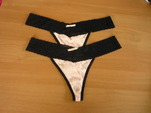 Set van 2 zwarte poederroze kanten strings van Hunkemöller L, Kleding | Dames, Ondergoed en Lingerie, Ophalen of Verzenden