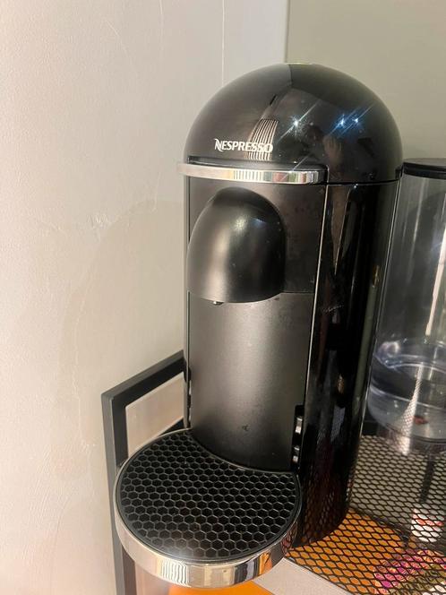 Nespresso Vertuo machine te koop, Elektronische apparatuur, Koffiezetapparaten, Zo goed als nieuw, Koffiepads en cups, Espresso apparaat