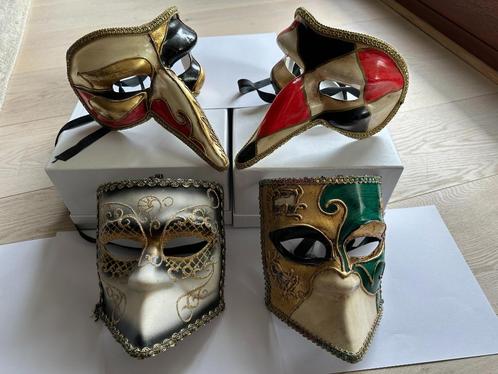 Set van 4 Venetiaanse maskers in zeer goede staat, Antiek en Kunst, Curiosa en Brocante, Ophalen of Verzenden