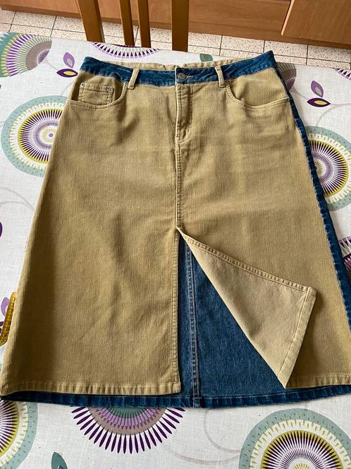Half denim, half fluwelen rok maat M lees de advertentie, Kleding | Dames, Rokken, Ophalen of Verzenden