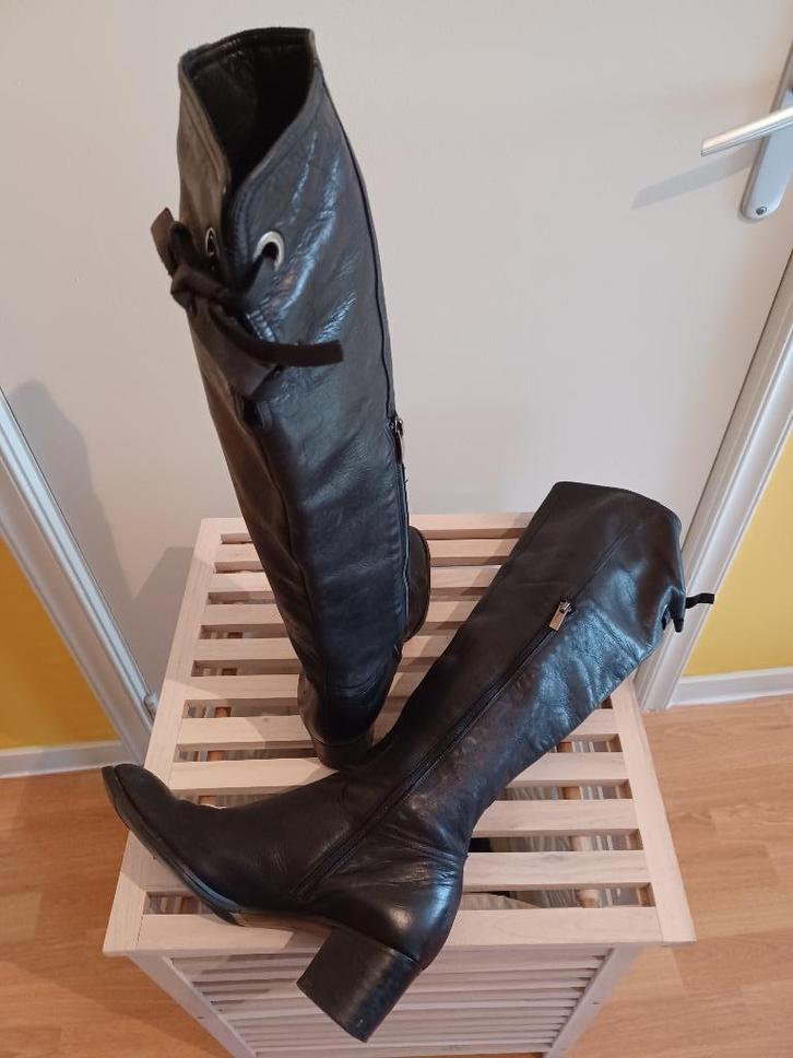 Hoge lederen laarzen - mt 41 - goede staat, Kleding | Dames, Schoenen, Gedragen, Hoge laarzen, Zwart, Ophalen of Verzenden