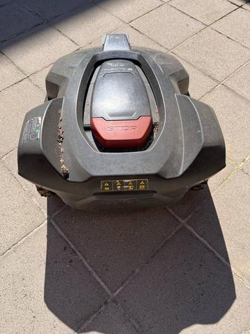 Robot tondeuse husqvarna 320, Enlèvement, Utilisé, 20 à 25 cm, Husqvarna