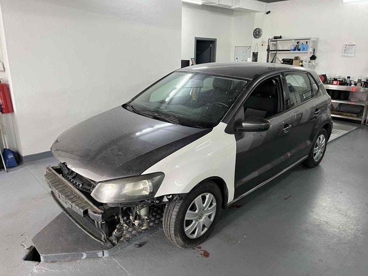 Volkswagen Polo 6r 1.2i Benzine SCHADE, Auto's, Volkswagen, Bedrijf, Te koop, Polo, ABS, Airbags, Airconditioning, Boordcomputer