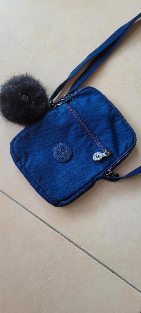 Kipling kleine donkerblauwe schoudertas, Handtassen en Accessoires, Tassen | Damestassen, Zo goed als nieuw, Schoudertasje, Blauw