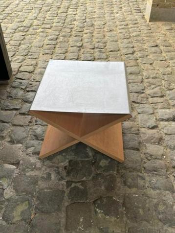 SALONTAFEL beschikbaar voor biedingen