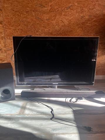 Tv + soundbar te koop disponible aux enchères