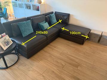 Zwart lederen zetel beschikbaar voor biedingen