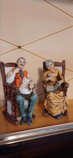 Set 2 beeldjes oma en opa in schommelstoel 18cm hoog, Verzamelen, Ophalen