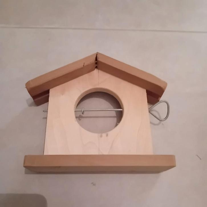 Zelfgemaakt vogelhuisje om voederbol op te steken, Tuin en Terras, Vogelhuisjes en Vogelbaden, Zo goed als nieuw, Ophalen