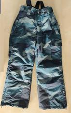 Lekkere warme skibroek (legerprint), maat 128, Kinderen en Baby's, Broek, Jongen of Meisje, Ophalen of Verzenden, Mountain peak