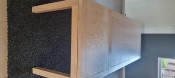 Eettafel beschikbaar voor biedingen