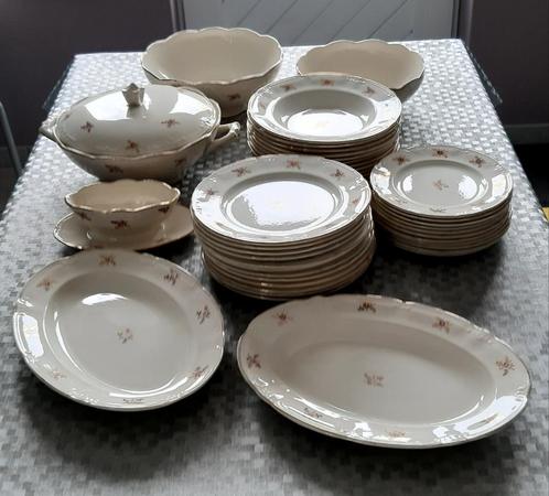Eetservies Boch La Louvière - Suzon, Antiek en Kunst, Antiek | Servies compleet, Ophalen