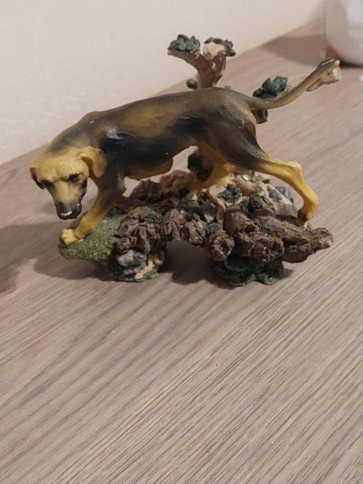 Decoratief beeldje / jachthond, Collections, Statues & Figurines, Comme neuf, Animal, Envoi