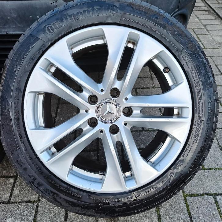 Mercedes E-klasse Avantgarde Velgen Continental 245/45R17, Auto-onderdelen, Banden en Velgen, Banden en Velgen, Zomerbanden, 17 inch