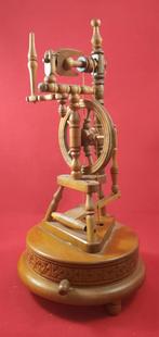 Houten muziekdoos, Enlèvement